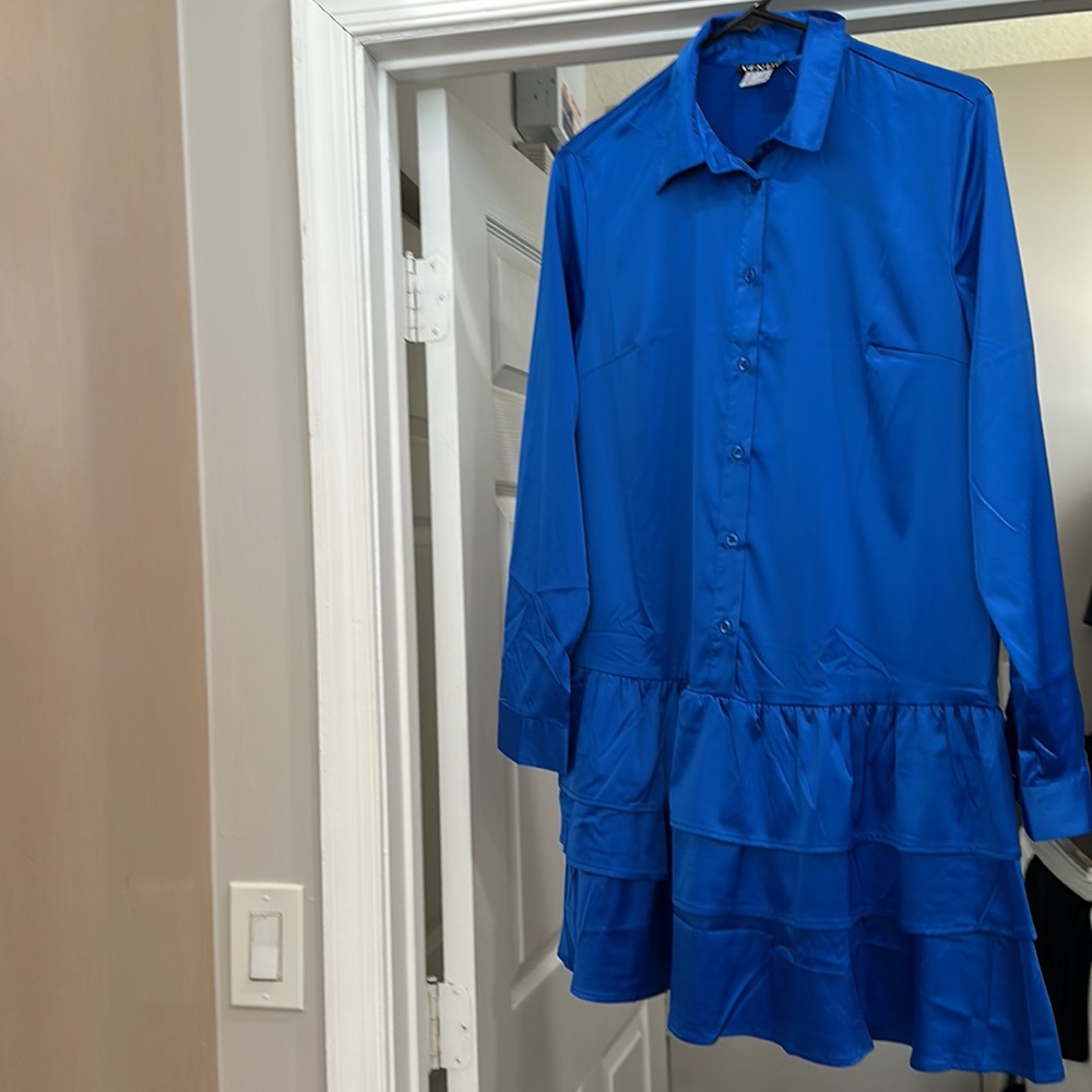 Dress - Picture 4 of 4
